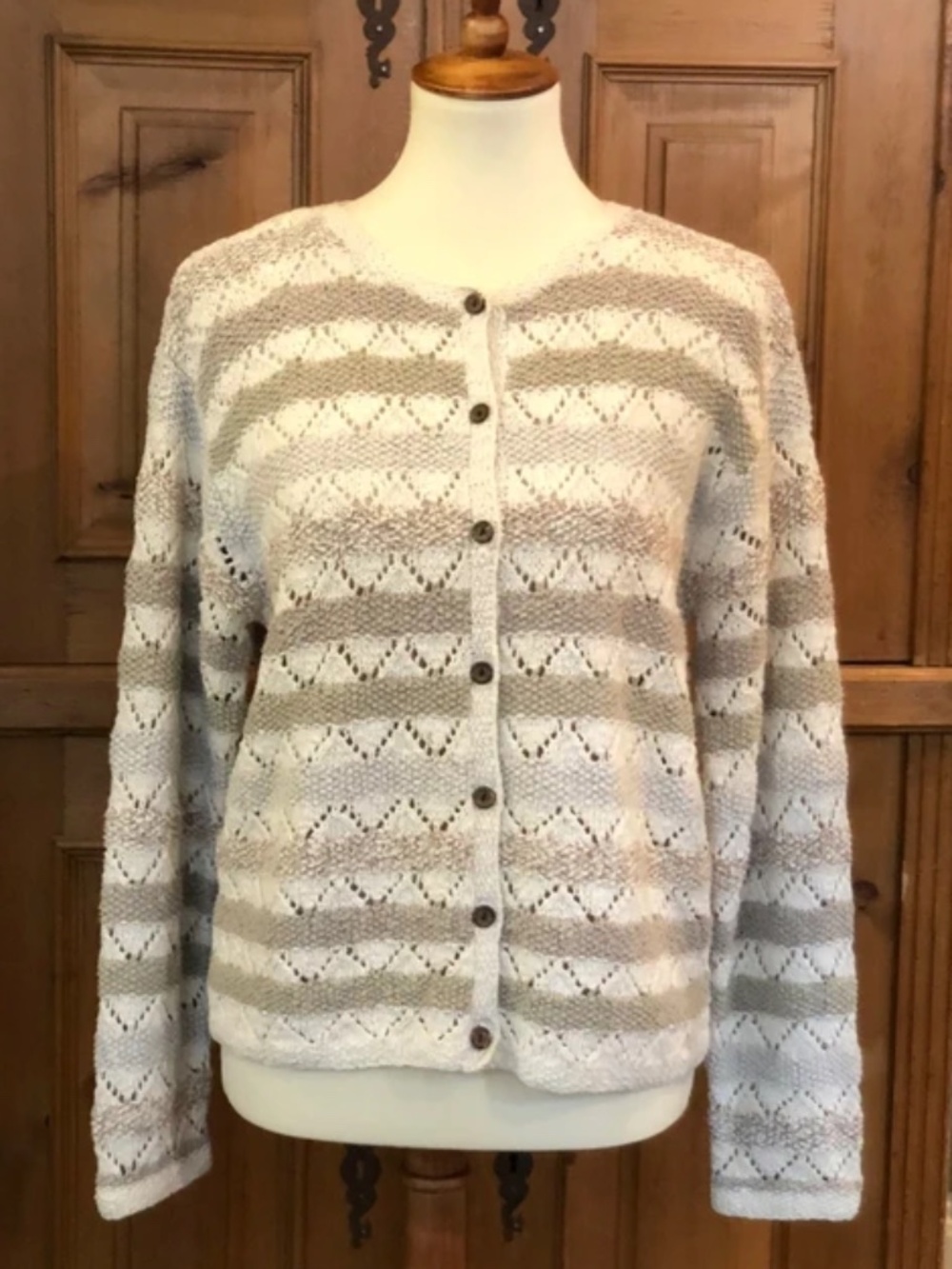 Talbots Lovely Hand Knit Cardigan in Tans Beige Ivory Wood Buttons Medium